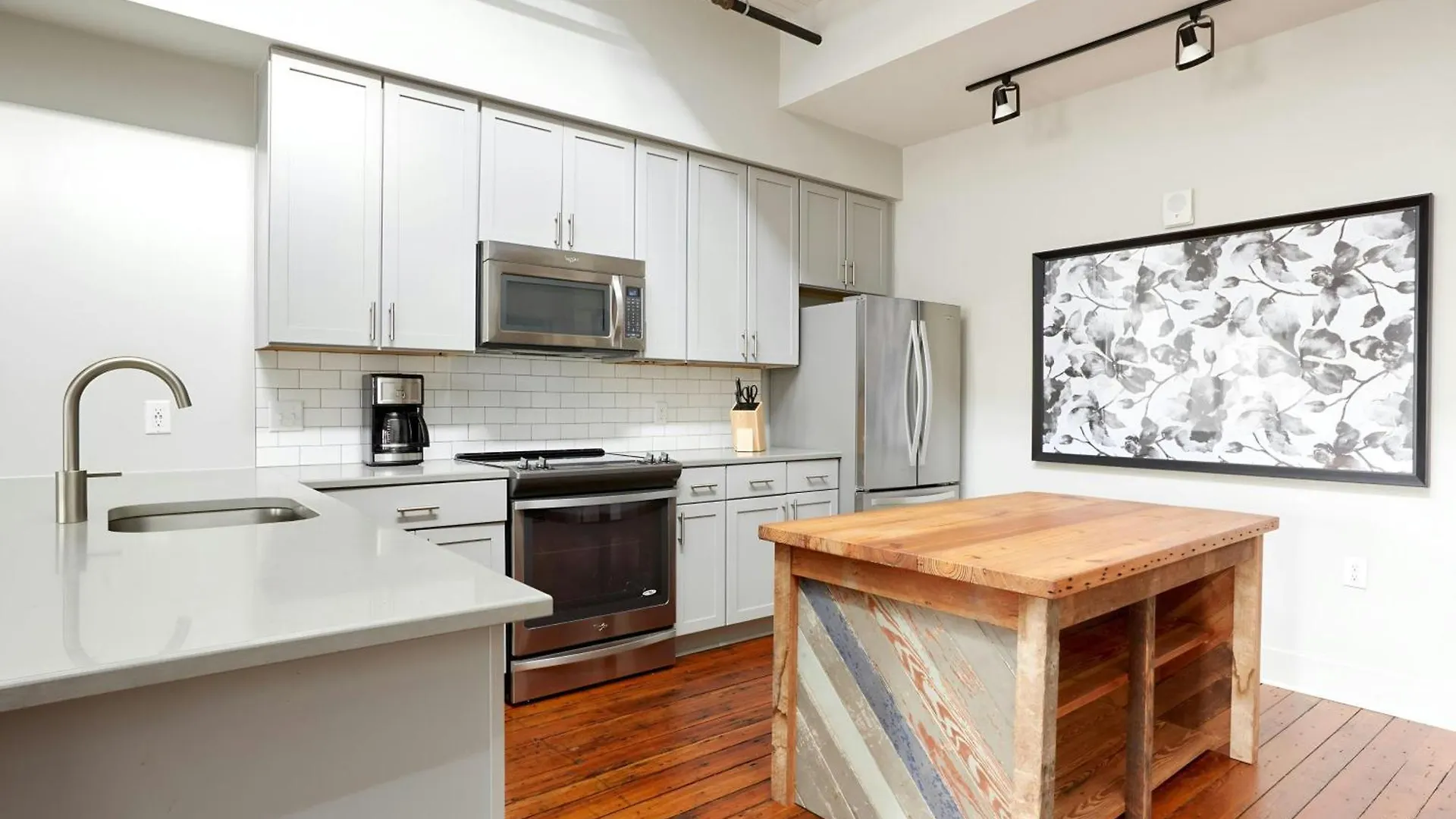 Sonder By Marriott Bonvoy The Broughton Apartments Historic District Savannah 4*,  Estados Unidos