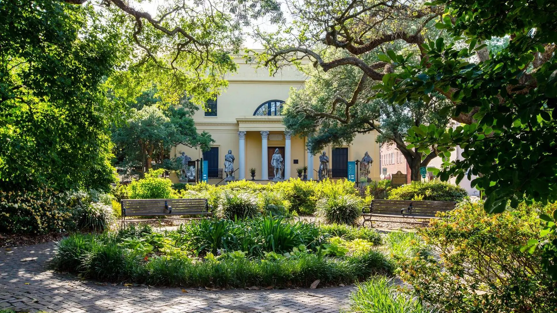 Aparthotel Sonder The Broughton Savannah USA